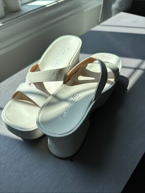 L'INTERVALLE Off-White Crossover Platform Slide Sandals